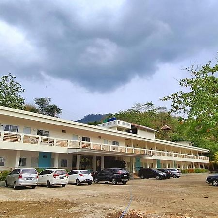 Hotel Cipunaga Ciemas Exterior photo